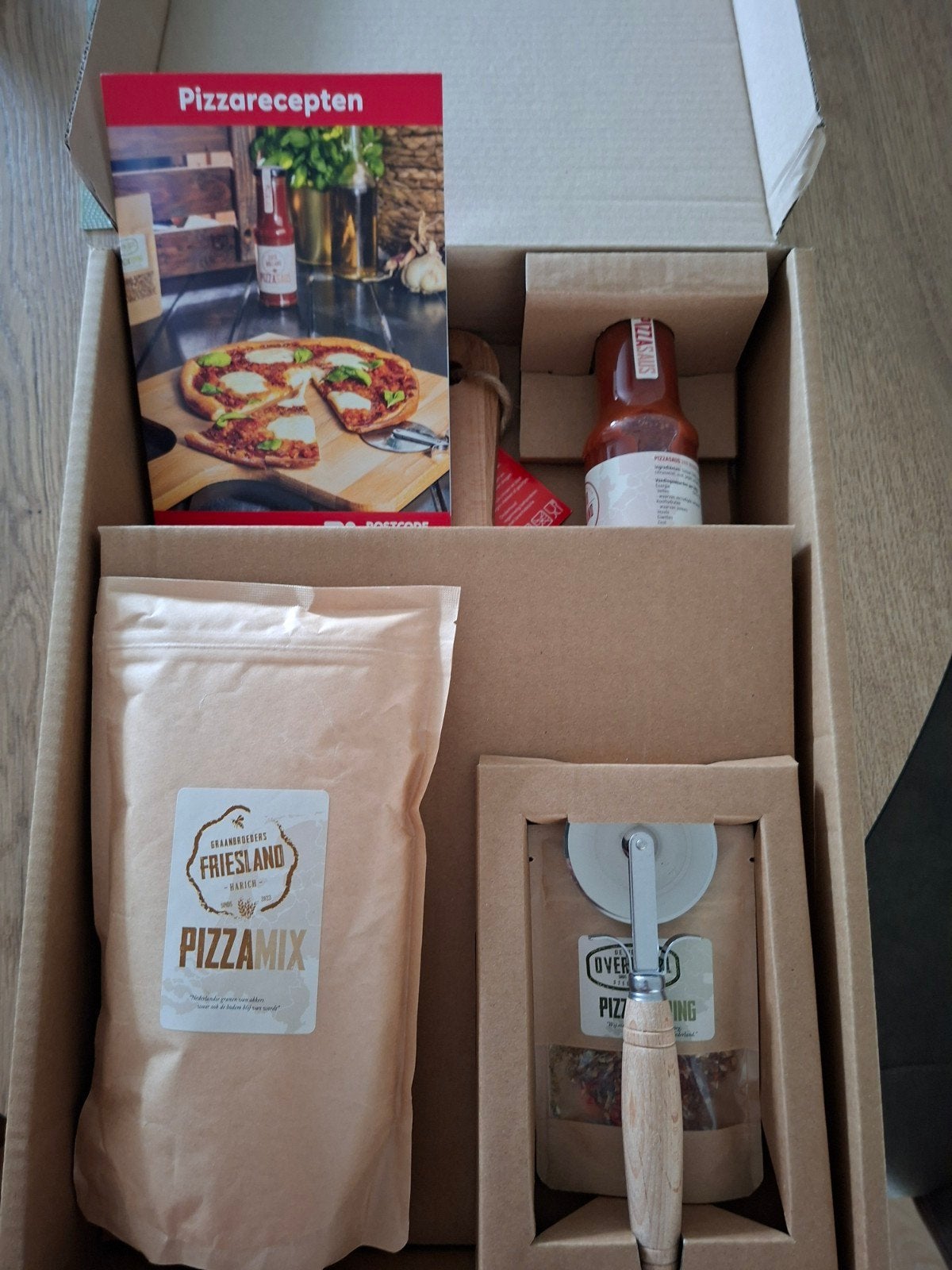 Pizzareceptenboekje en Pizzamix van Postcode Loterij, Ophalen, Hoofdgerechten, Nieuw, Postcode Loterij