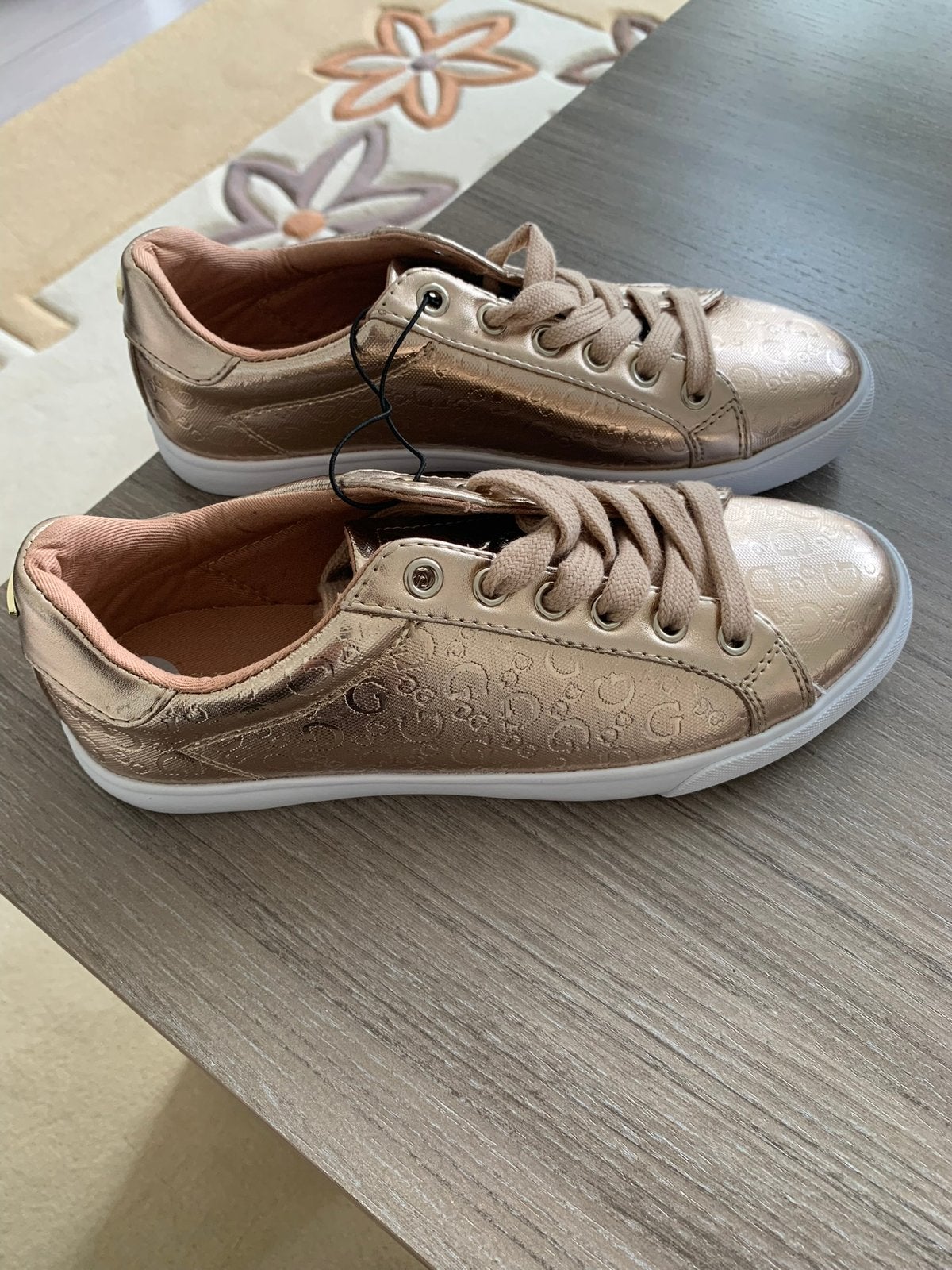 Nieuwe guess sneakers. Maat 37,5., Ophalen of Verzenden, Nieuw, Sneakers of Gympen