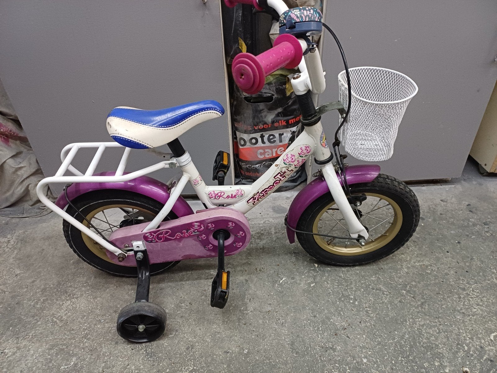 Kinderfiets  yipeeh  rose 12 inch met zijwieltjes en mandje, Ophalen, Zijwieltjes, Gebruikt, Minder dan 16 inch