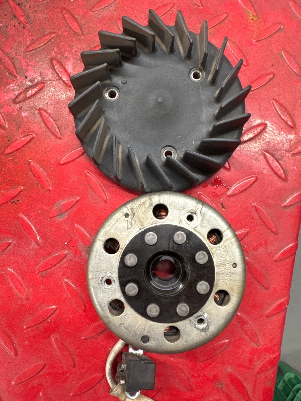 Vliegwiel en stator voor Vespa 50cc injectie, Ophalen of Verzenden, Gebruikt, Blok, Vespa