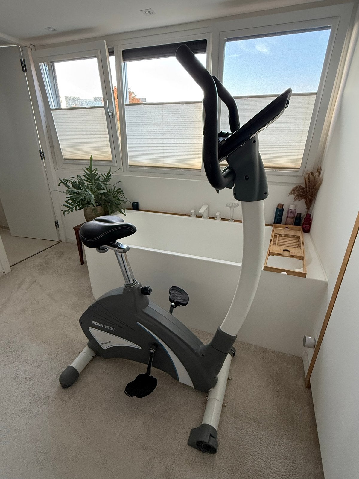 Flow Fitness Hometrainer NOWIHT2.5i, Ophalen, Gebruikt, Metaal, Benen