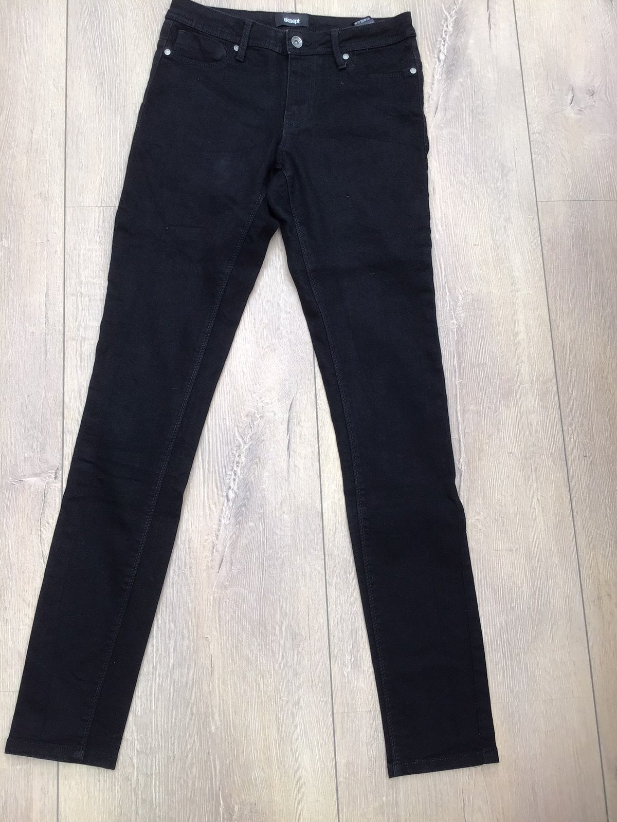 Broek zwart 36 eksept, Ophalen of Verzenden, Zo goed als nieuw, Zwart, W28 - W29 (confectie 36)
