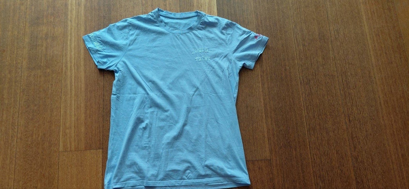In Gold We Trust T-shirt - Maat M - Zo goed als nieuw, Maat 48/50 (M), Paars, Ophalen of Verzenden, Zo goed als nieuw