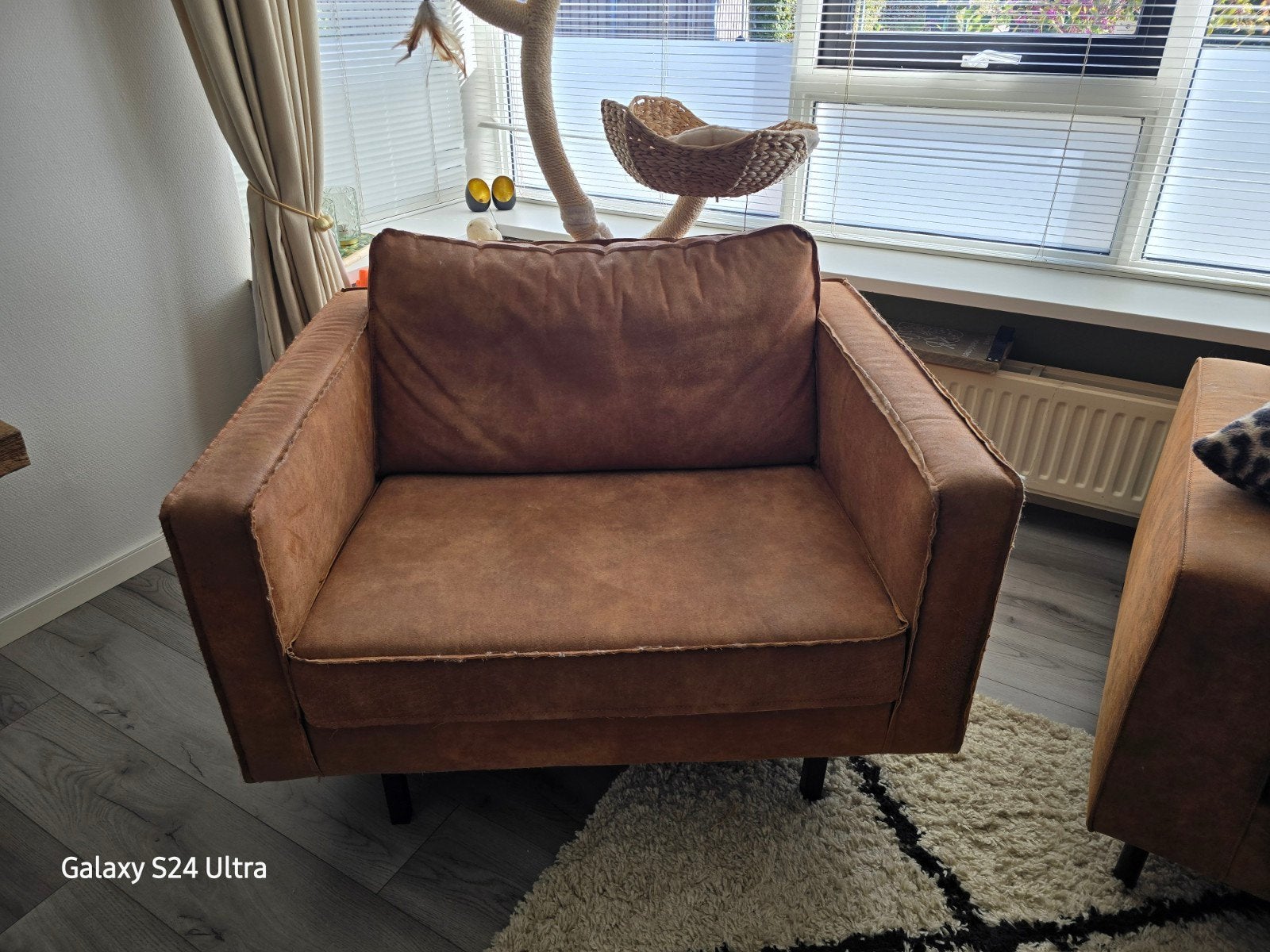 Love Seat - Comfortabele fauteuil met gebruikssporen, Huis en Inrichting, Ophalen, Overige materialen, Gebruikt, Overige kleuren