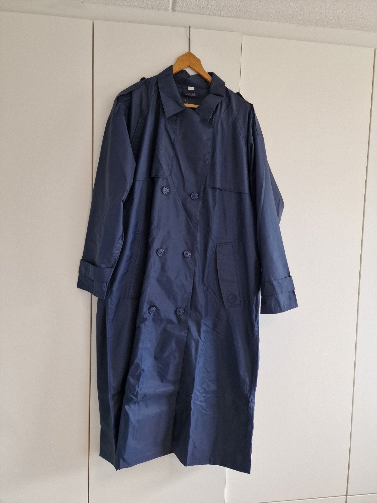 AGU Regenjas Trenchcoat Maat L Navy - Nieuw in doos, Blauw, Maat 42/44 (L), Nieuw, Ophalen of Verzenden