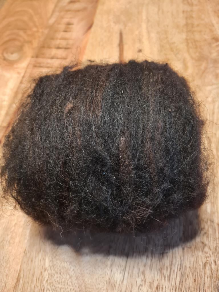 1 kilo gekaarde wol van het Ouessantschaapje, Ophalen of Verzenden, Nieuw, Spinwol