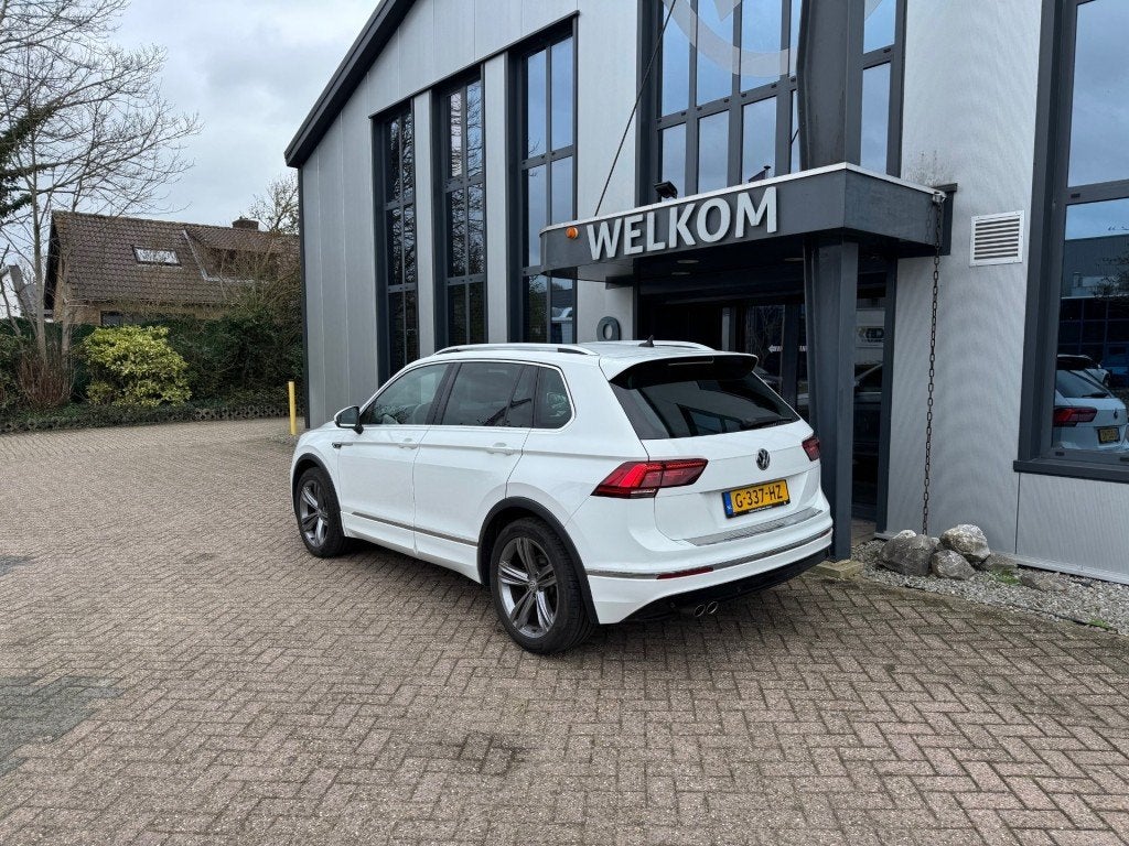 Volkswagen TIGUAN 1.5 TSI ACT R-Line 131PK Navi, Climatcntrl, Voorwielaandrijving, Euro 6, 4 cilinders, Wit
