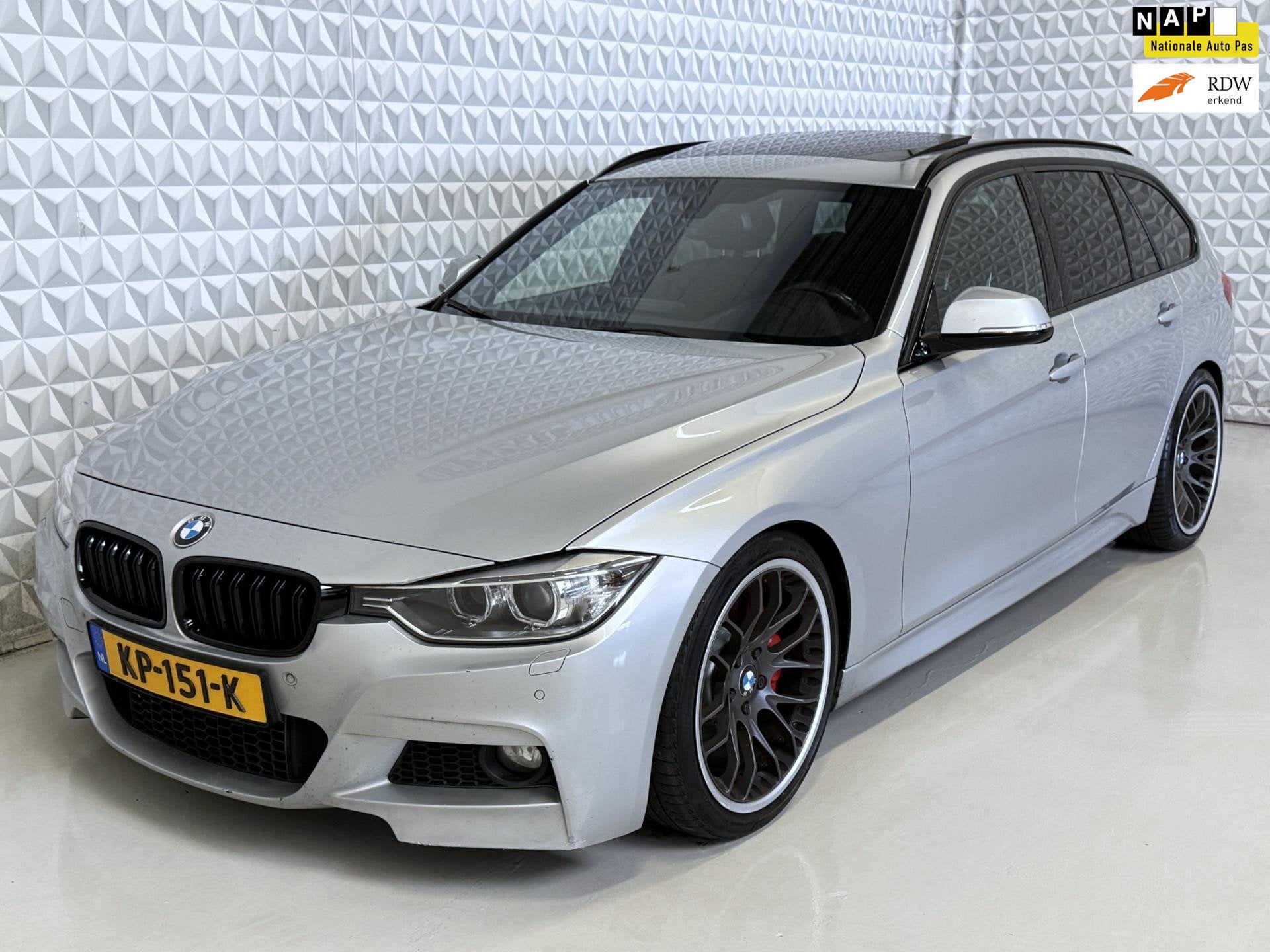 BMW 3-serie Touring 335d xDrive High Executive M-PAKKET / EX, Auto's, BMW, Automaat, Leder, Diesel, Vierwielaandrijving