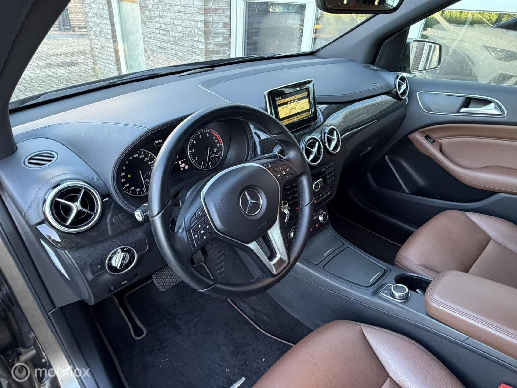 Mercedes B-klasse 180 Ambition Cruise NLauto NAP Automaat, Auto's, Euro 5, 1325 kg, Gebruikt, 4 cilinders