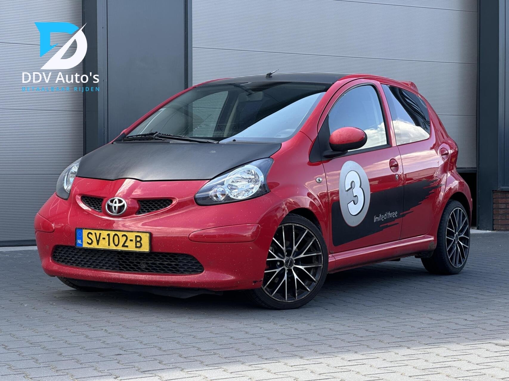 Toyota Aygo 1.0-12V/68pk|LEES TEKST|Airco|Navi|Bluetooth|Get, Voorwielaandrijving, Stof, Gebruikt, Zwart