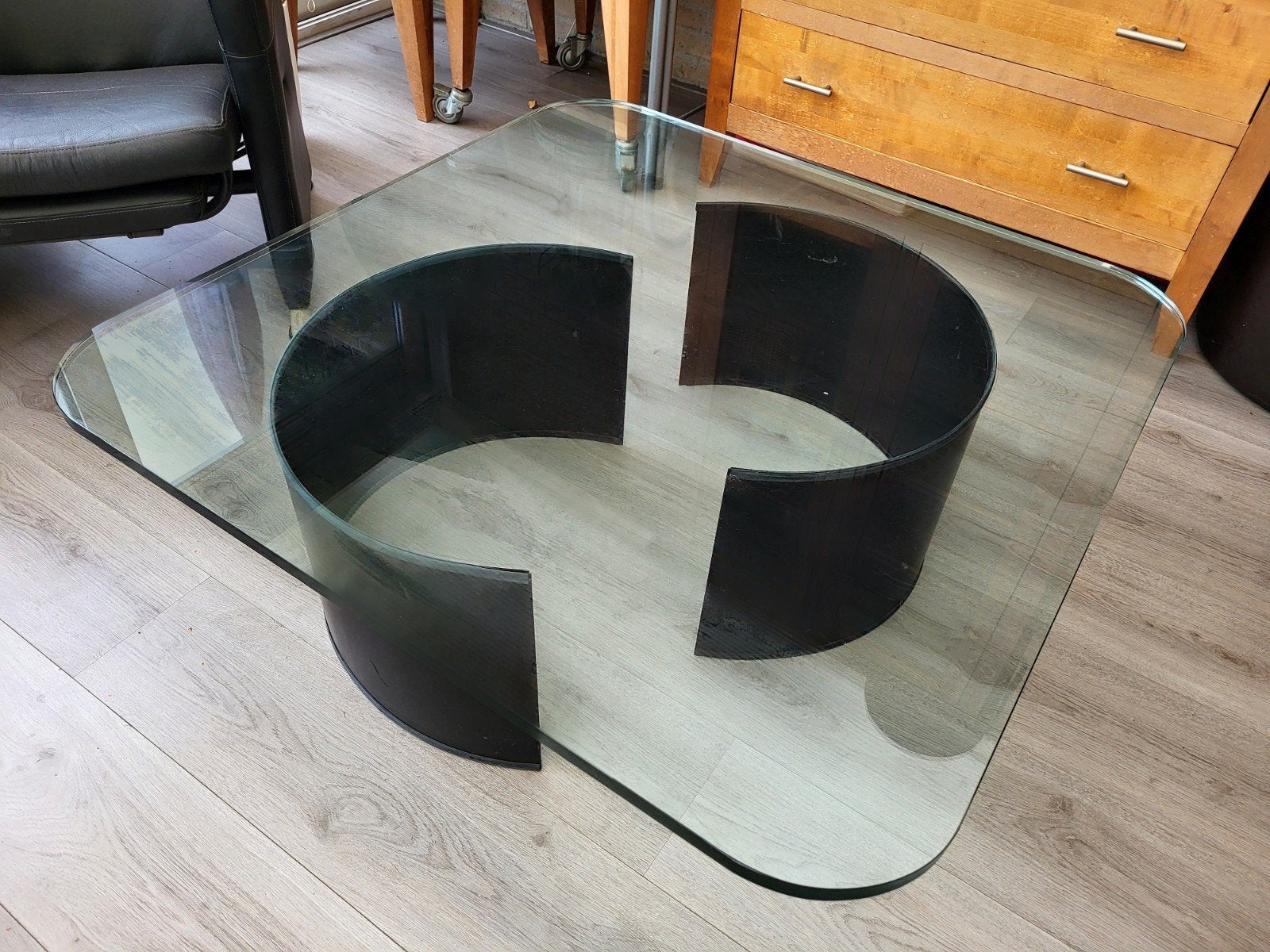 Vintage design salontafel met verplaatsbare zwarte steunen, Huis en Inrichting, Ophalen, Gebruikt, 50 tot 100 cm, Vierkant