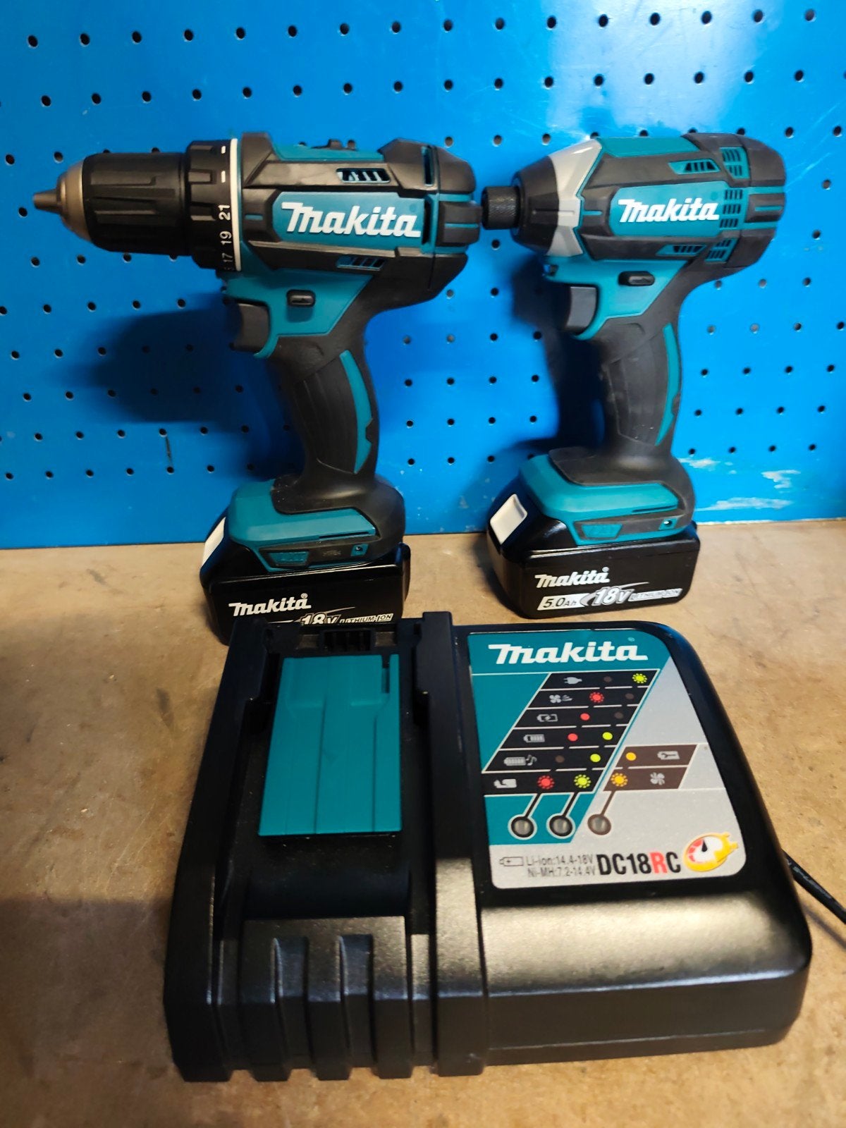Makita 18v accu set NIEUW, Ophalen of Verzenden, Nieuw, Boor- en Schroefmachine, Variabele snelheid