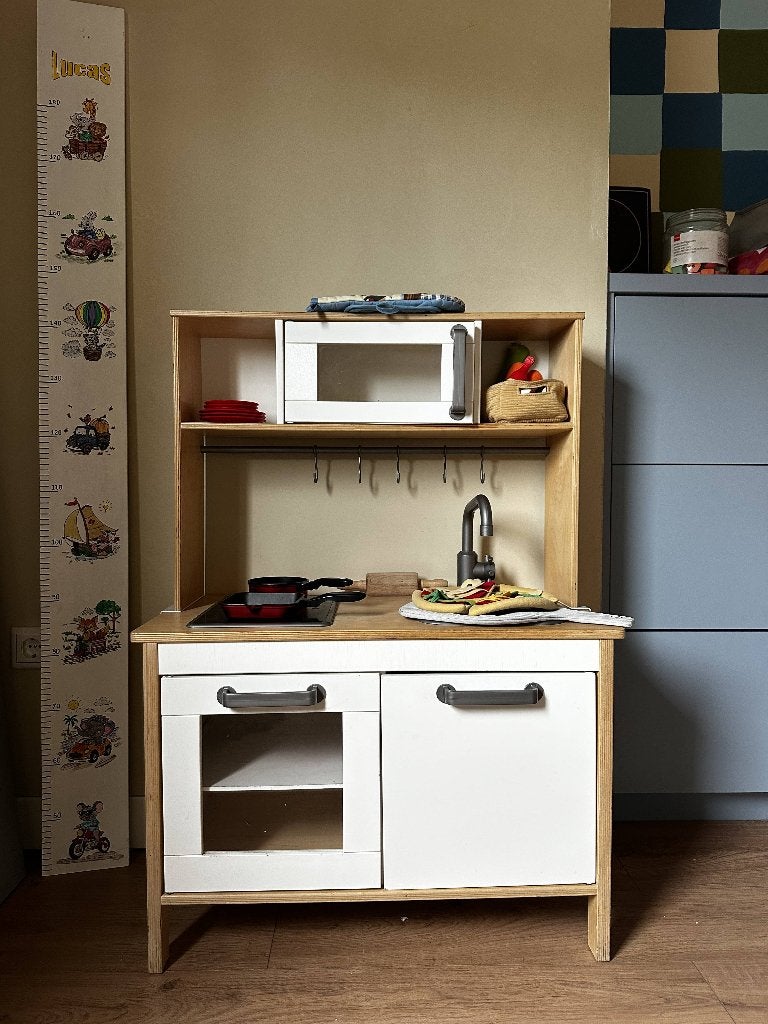 Houten speelgoedkeuken - IKEA duktig incl accessoires, Ophalen, Zo goed als nieuw, Meubelstuk of Keukentje