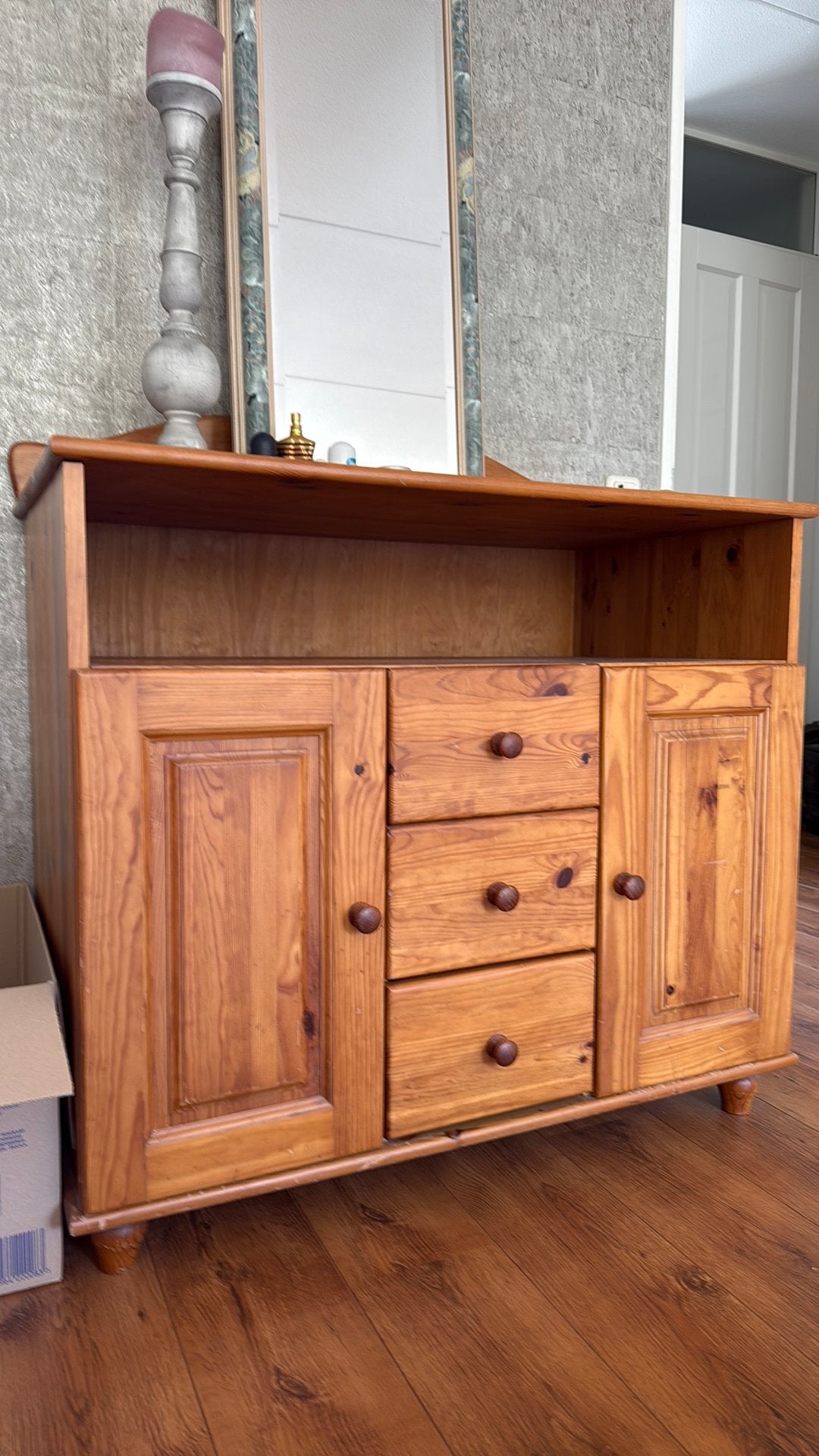 Gratis dressoir, Huis en Inrichting, Kasten | Dressoirs, Ophalen, Gebruikt, 50 tot 75 cm, Met deur(en)