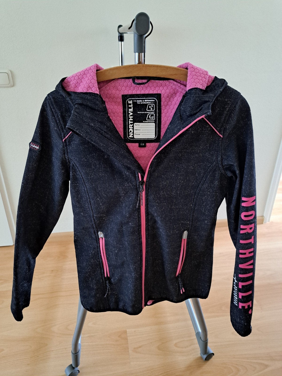 Softshell jas meisje maat 158 C&A zwart met rose, Kinderen en Baby's, C&A, Meisje, Ophalen of Verzenden, Zo goed als nieuw
