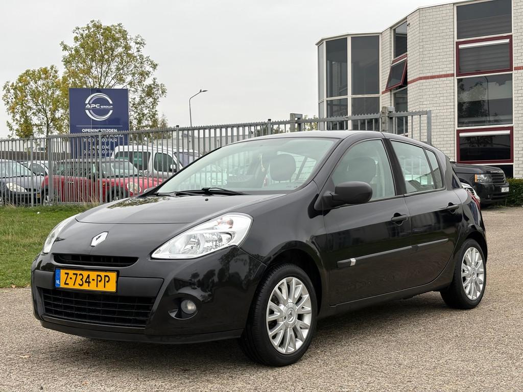 Renault CLIO 1.2 Collection / CarPlay /, Voorwielaandrijving, Euro 5, Gebruikt, 4 cilinders