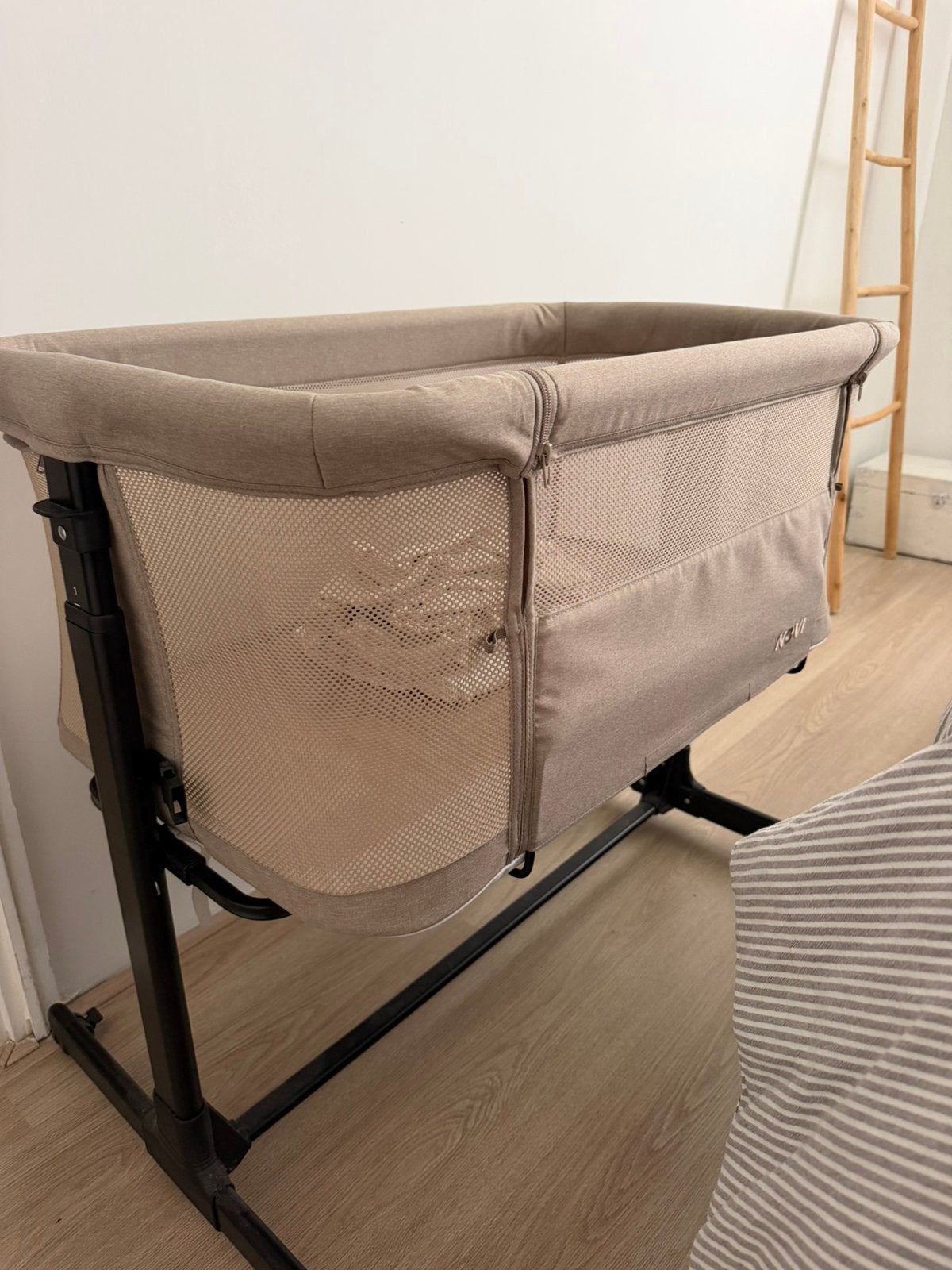 Novi Amy Air+ Co Sleeper, Ophalen, Zo goed als nieuw, Wieg