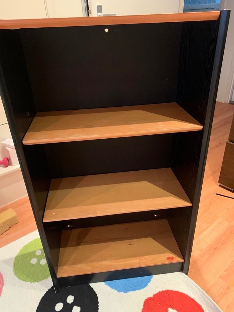 Boekenkast afmeting h106 x b60 x d 28 cm, Huis en Inrichting, Kasten | Roldeurkasten en Archiefkasten, Ophalen of Verzenden, Zo goed als nieuw