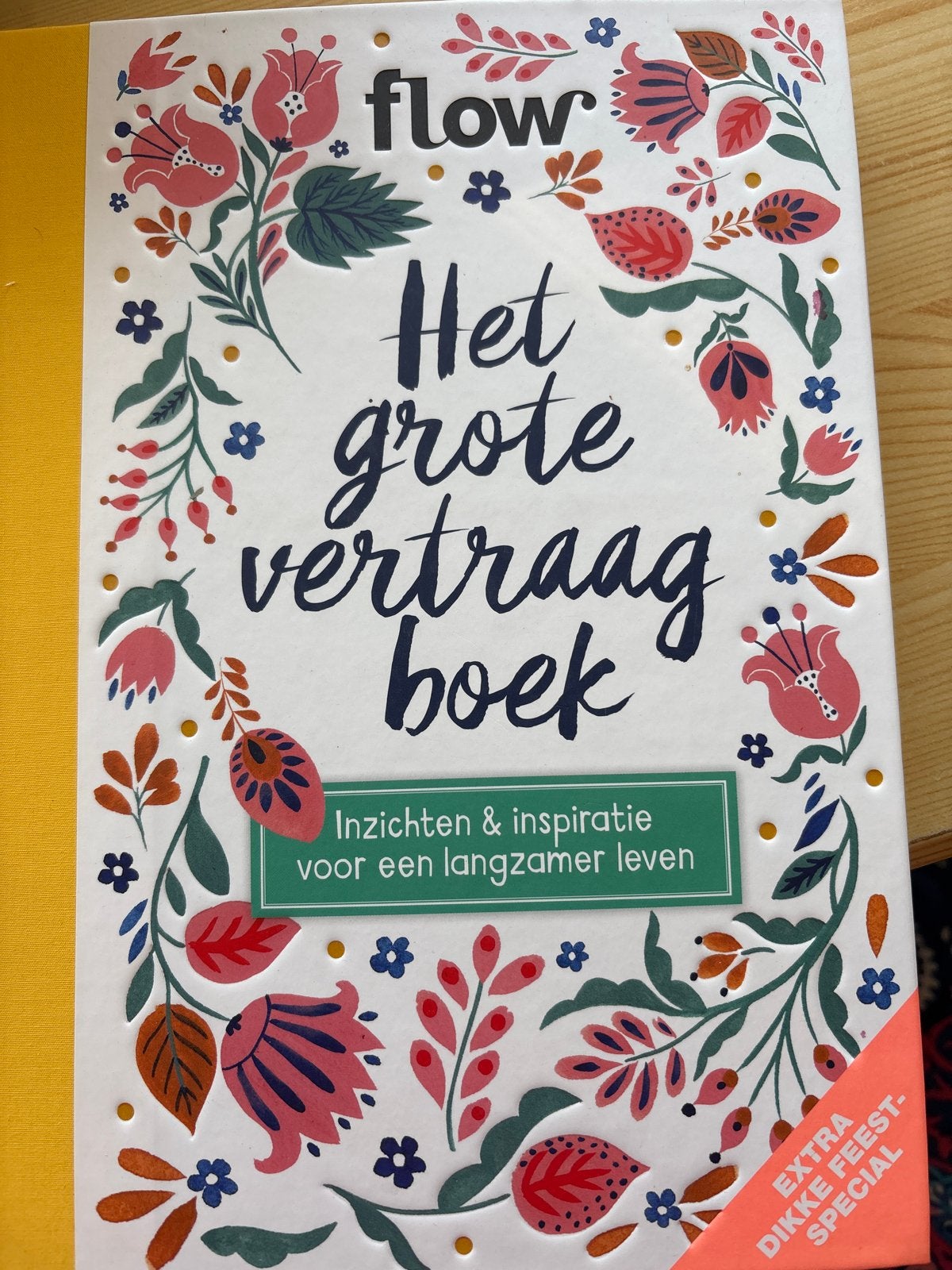 Flow: Het Grote Vertraagboek - Inzichten & Inspiratie, Ophalen of Verzenden, Zo goed als nieuw