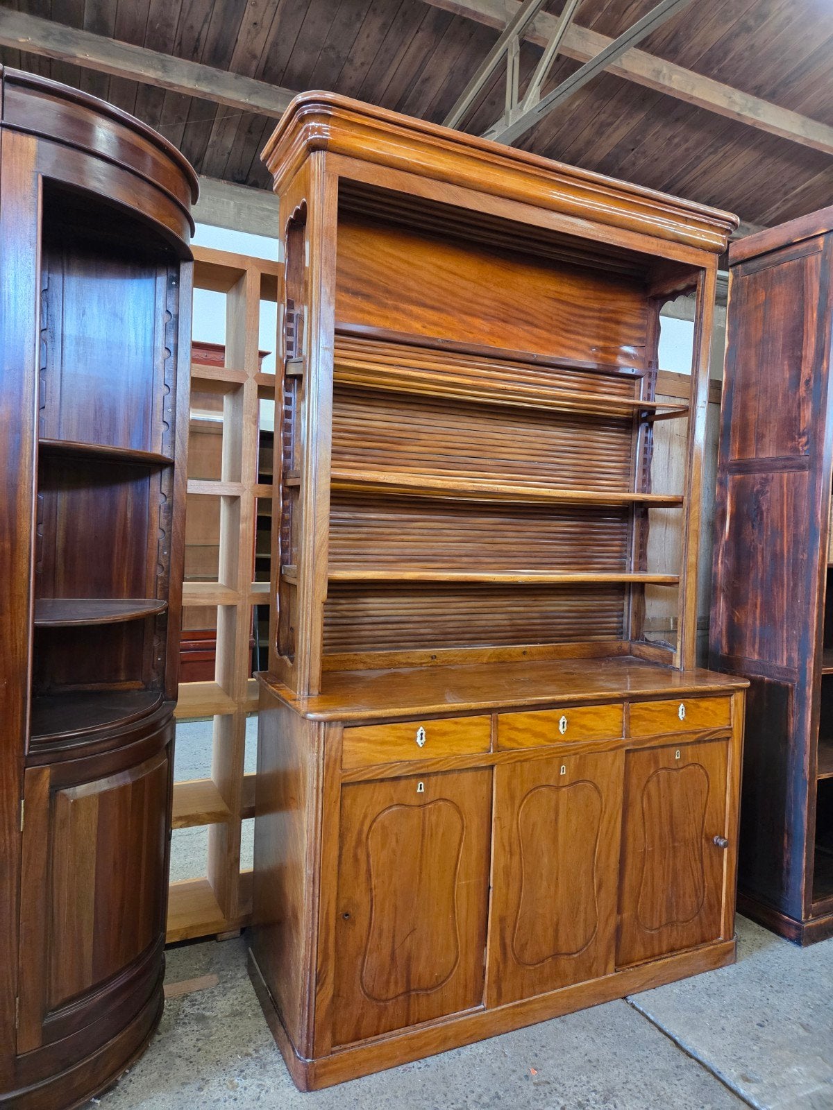Prachtige boekenkast ~ buffetkast ~ servieskast ~ wandkast, Ophalen