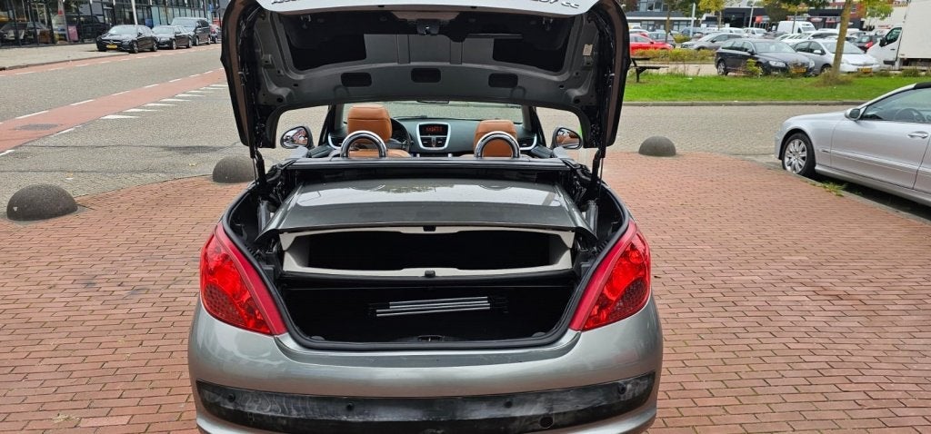 Foto 9 van Peugeot 207 CC 1.6 VTi | leer airco elec kap nederlandse aut