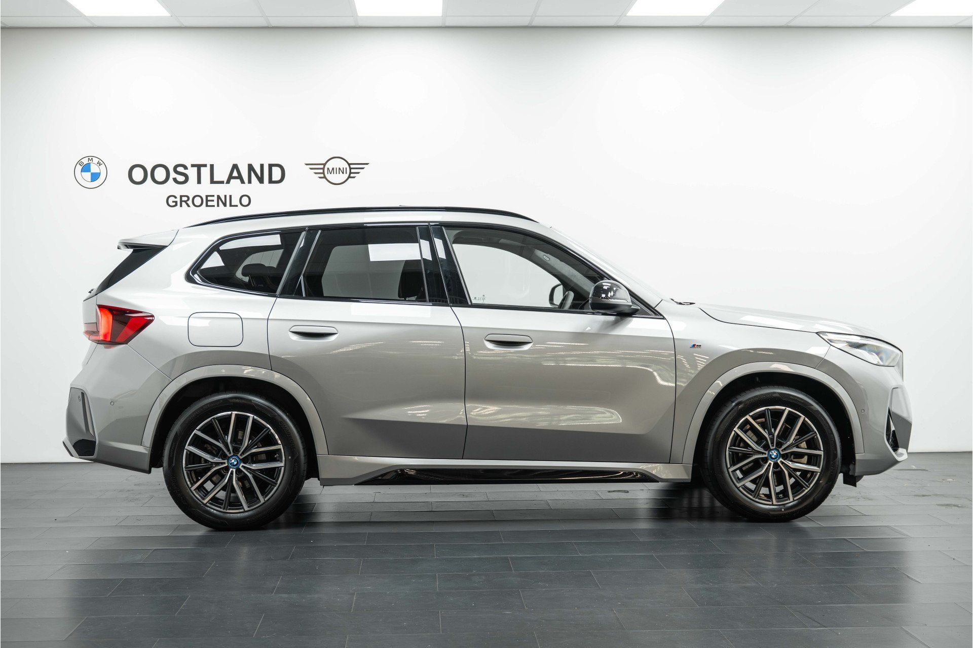 BMW X1 xDrive25e M Sport Automaat / Trekhaak / Panoramadak /, Auto's, Gebruikt, Bedrijf, Hybride Elektrisch/Benzine, 3 cilinders