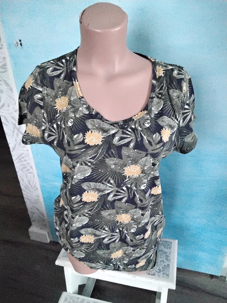 Khaki gebloemd shirt maat 44 Nielson, Maat 42/44 (L), Nieuw, Ophalen of Verzenden, Korte mouw