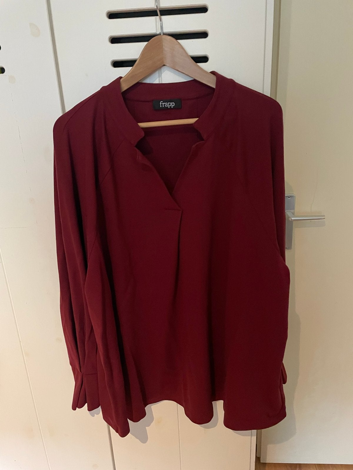 Frapp Top - Elegante bordeauxrode blouse, Kleding | Dames, Overige kleuren, Maat 46/48 (XL) of groter, Ophalen of Verzenden, Zo goed als nieuw