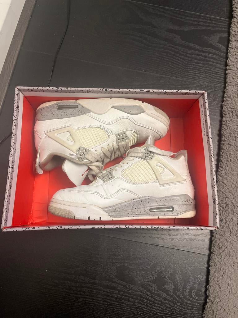 Nike Air Jordan 4 Retro 'White oreo' sneakers, Kleding | Dames, Schoenen, Ophalen, Wit, Sneakers of Gympen, Gedragen
