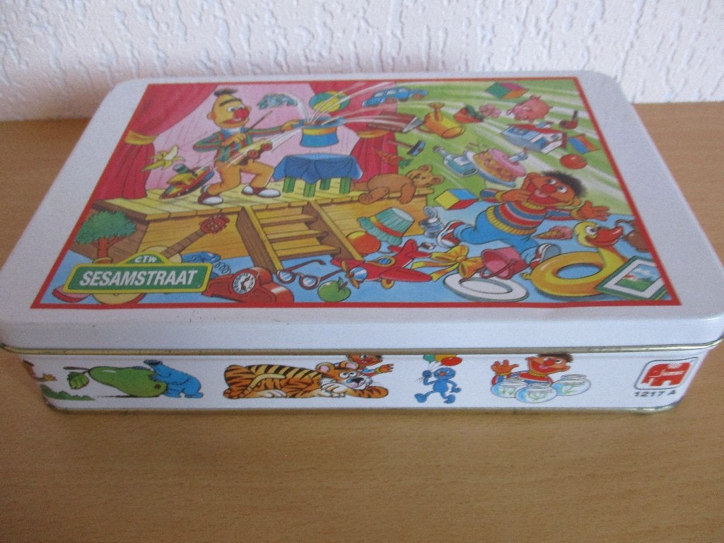 Sesamstraat puzzel in bewaarblik - Ernie en Bert, Ophalen of Verzenden, 10 tot 50 stukjes, Zo goed als nieuw, 4 tot 6 jaar