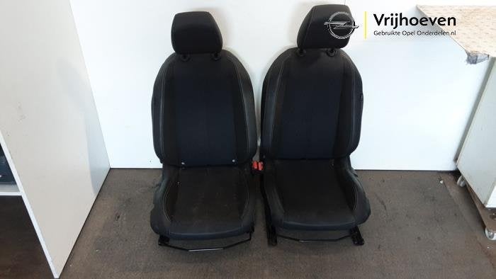 Bekleding Set (compleet) van een Opel Corsa (Corsa F 19-), Gebruikt, -, -, Opel