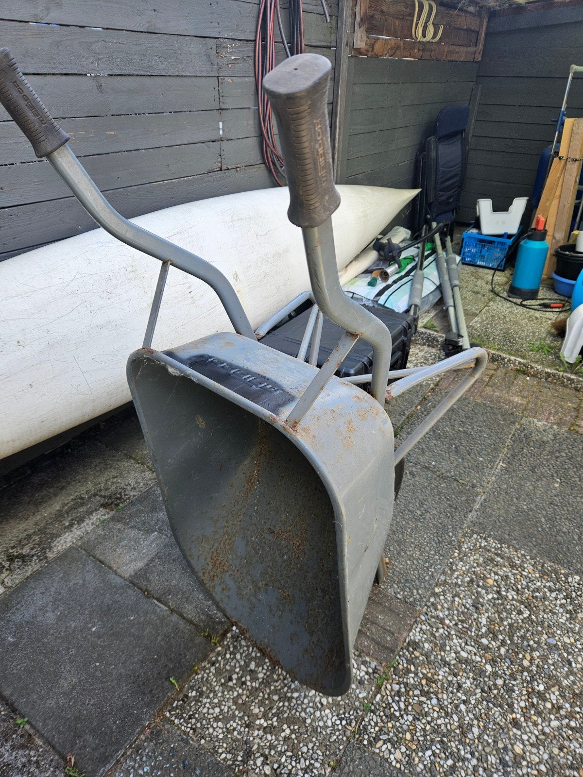 Kruiwagen - niet nieuw, wel dicht, goede banden, Tuin en Terras, Kruiwagens, Ophalen, Gebruikt, Handmatig, Eenwielig