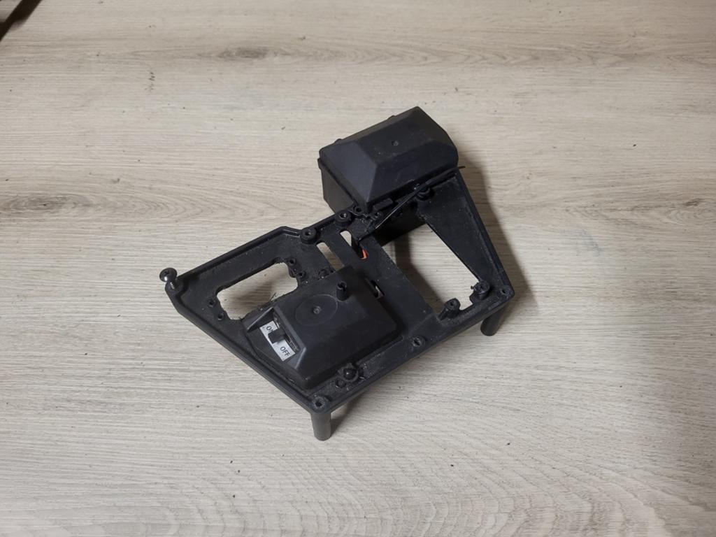Reely carbon fighter servo plaat, Benzine, Ophalen of Verzenden, Zo goed als nieuw, Onderdeel