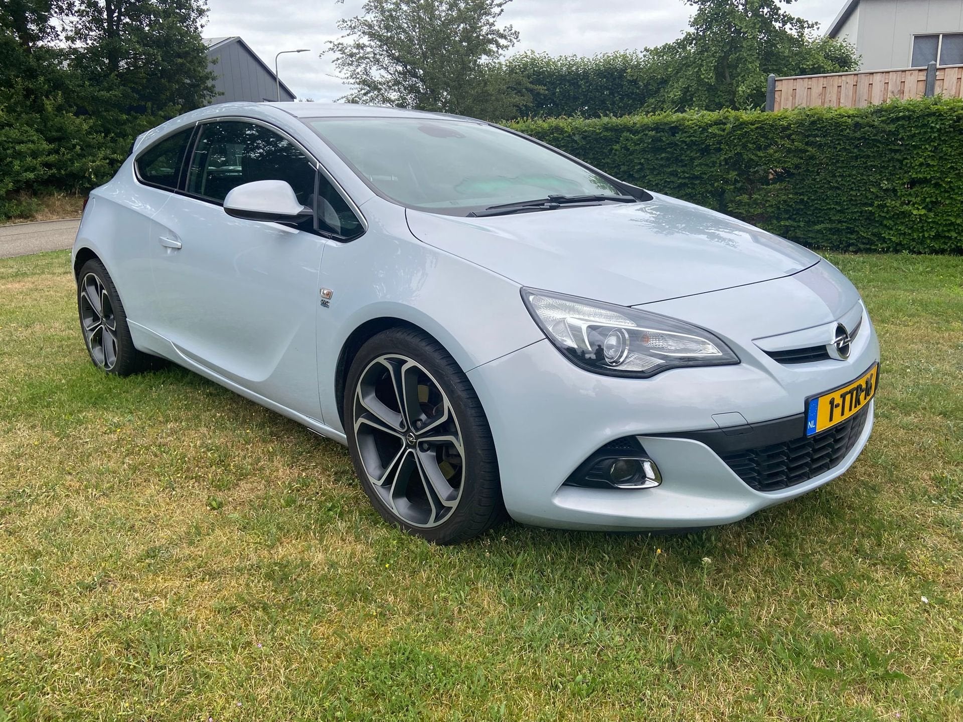 Opel Astra GTC 1.4 Turbo Sport, BJ`2014 OPC pakket, 20 inch, Voorwielaandrijving, Gebruikt, 4 cilinders, 700 kg