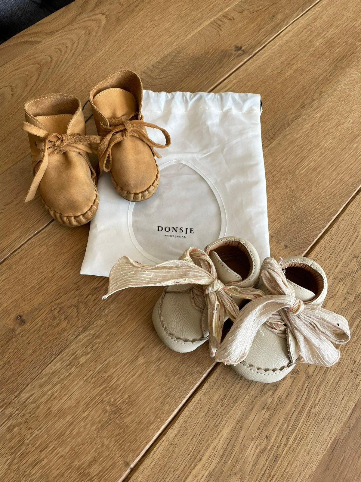 Donsje schoentjes, 2 paar, Lahna en Pina, 6-12 maanden., Kinderen en Baby's, Babykleding | Schoentjes en Sokjes, Schoentjes, Jongetje of Meisje