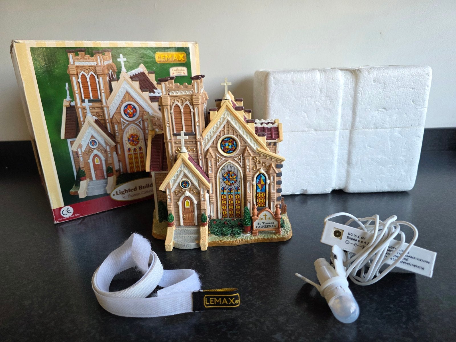 Lemax Retired St. Thomas Cathedral kerstdorp Kerk, Ophalen, Gebruikt