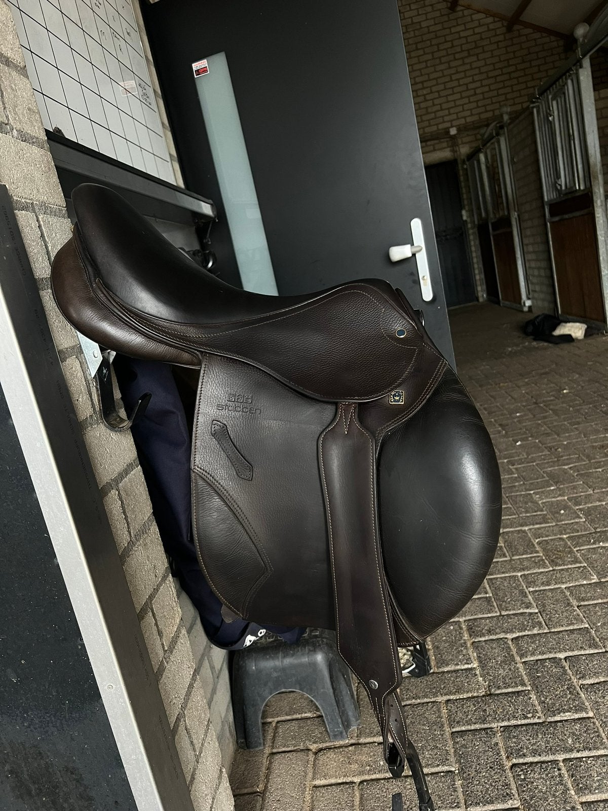 Springzadel Stubben Portos Elite 17,5 donkerbruin, Dieren en Toebehoren, L (17.5 inch), Close contact, Stubben, Ophalen of Verzenden