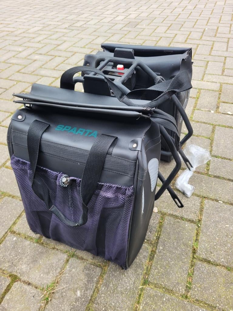Fietstassen sparta. Compl met ophang systeem., Ophalen, Gebruikt