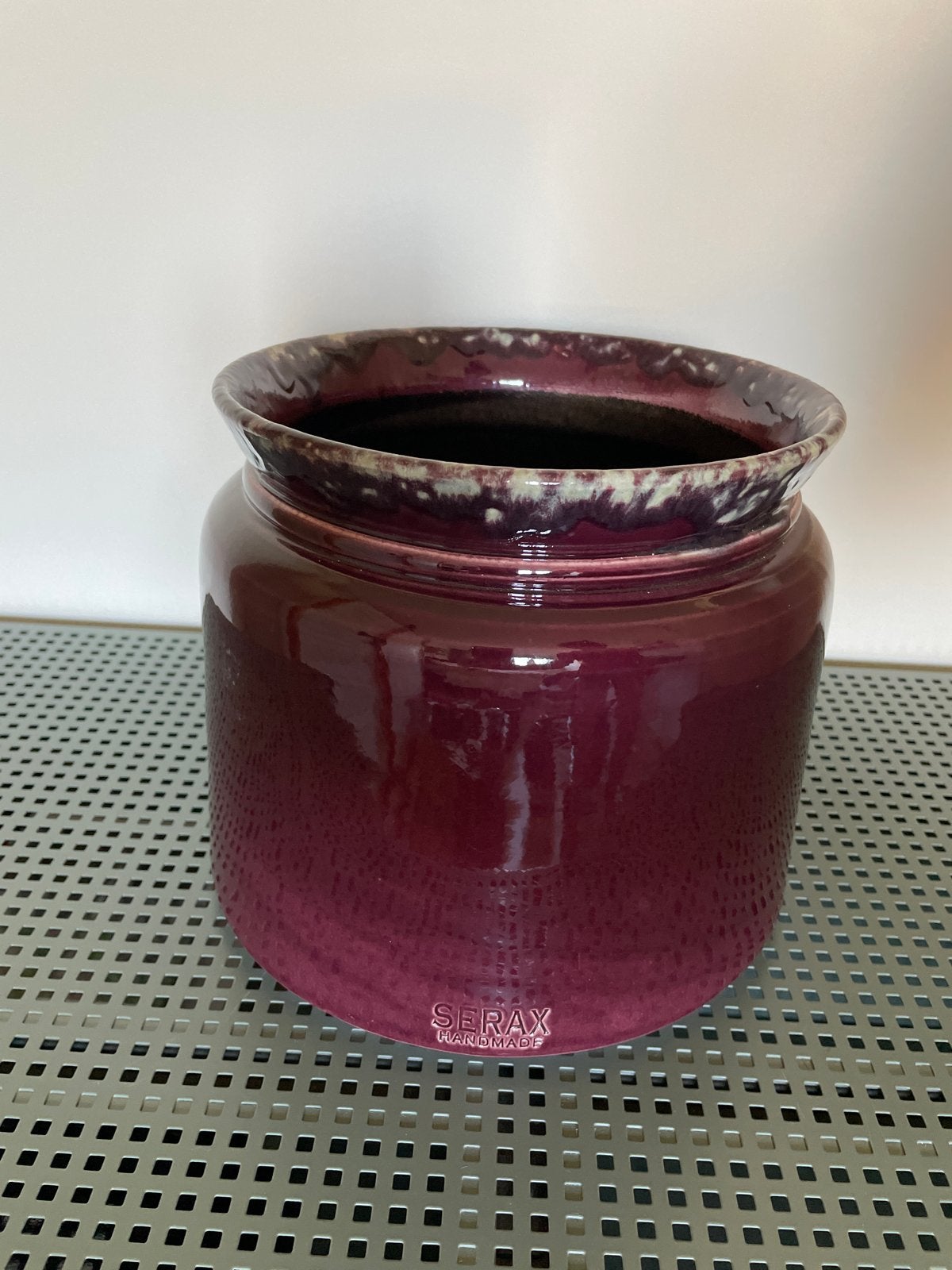 Serax Reactive bloempot handmade  aubergine rood-paars, Handgemaakt, Paars, Ophalen of Verzenden, Zo goed als nieuw