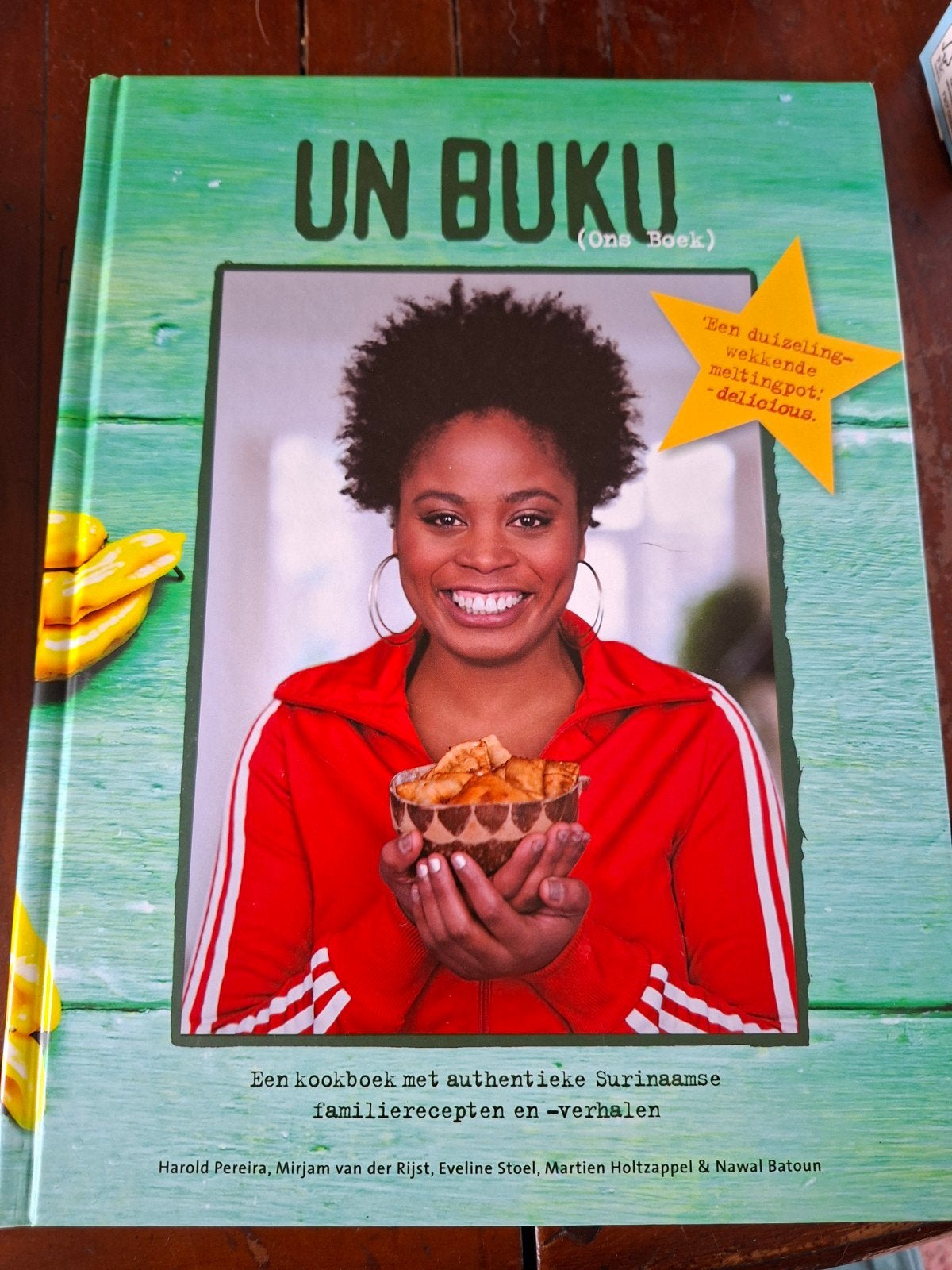 Un Buku (Ons Boek) - Authentiek Surinaams kookboek, Harold Pereira, Mirjam van der Rijst, Eveline Stoel, Ophalen of Verzenden