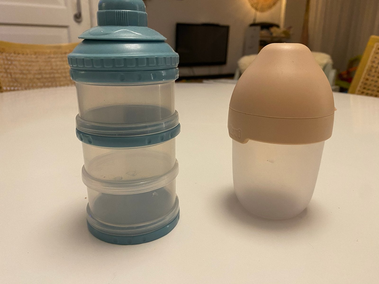 Bewaarbakjes voor melkpoeder en fles, Ophalen, Gebruikt, Bewaarbakje