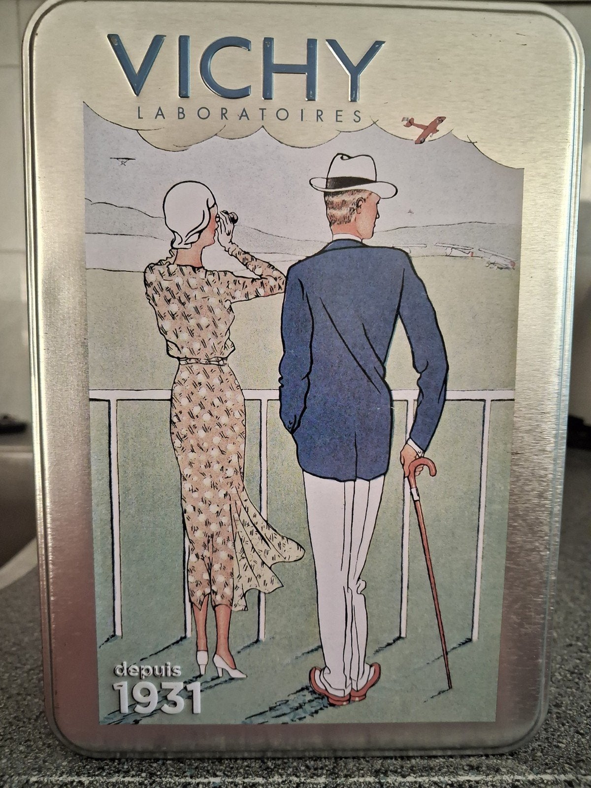 LEUK "VICHY LABORATOIRES" CRUISE BLIK, Ophalen of Verzenden, Zo goed als nieuw, Overige