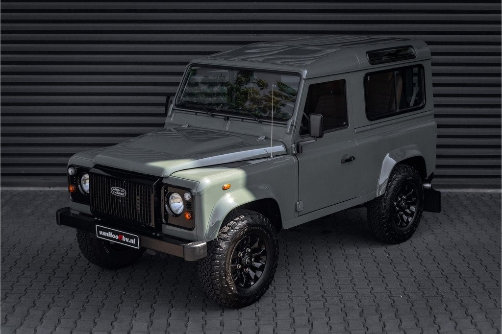 Land Rover Defender Station Wagon Automaat Keswick Green - S, Auto's, Land Rover, Automaat, Gebruikt, 4 cilinders, 1795 kg