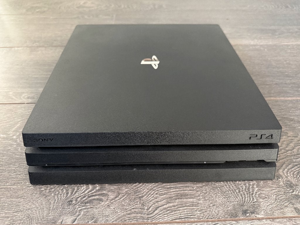 PlayStation 4 Pro / PS4 Pro 1TB + 2 controllers + 3 games, Met games, Met 2 controllers, Ophalen of Verzenden, Zo goed als nieuw