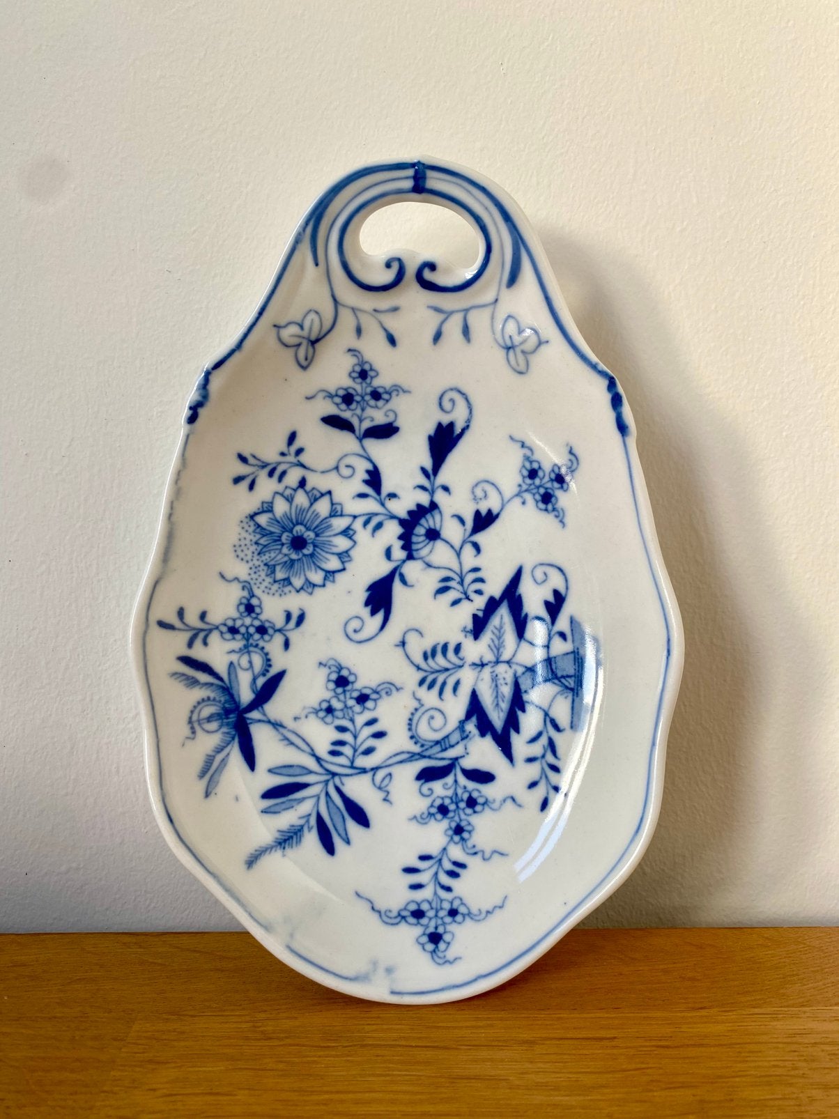 Antique Blue Onion Porcelain Spoon Rest / Pickle Dish, Verzenden