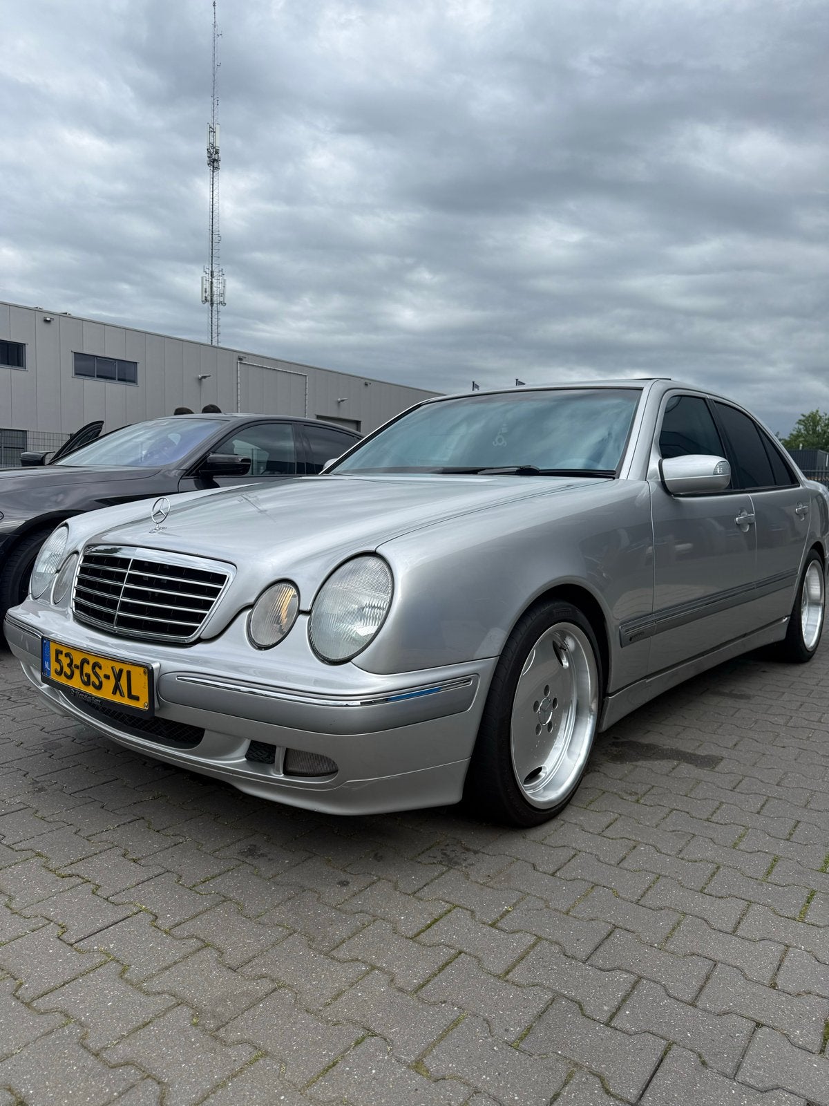 Mercedes-Benz E-Klasse 2.6 E240 Sedan Classic AUT 2001 Grijs, Auto's, Automaat, 2597 cc, Origineel Nederlands, Grijs