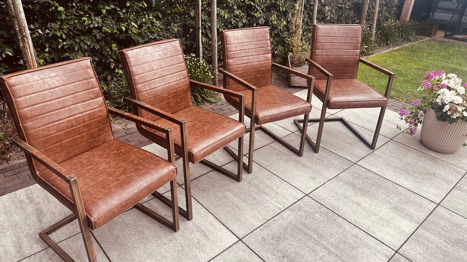 Set van 4 bruine leren eetkamerstoelen met armleuningen, Huis en Inrichting, Stoelen, Ophalen, Gebruikt, Bruin, Leer