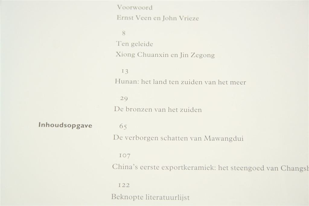 China\'s Verre Verleden — Vondsten Hunan Archeologie, Ophalen of Verzenden, Gelezen, Azië