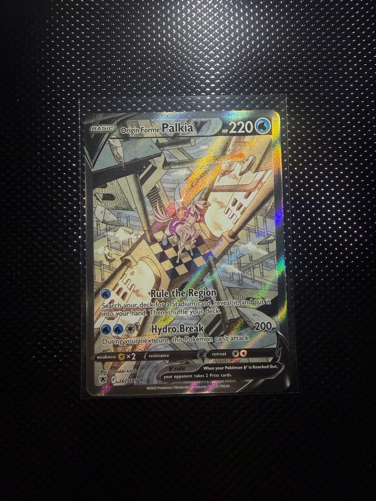 Origin Forme Palkia V (167/189) Pokémon Kaart, Ophalen of Verzenden, Zo goed als nieuw, Losse kaart, Foil