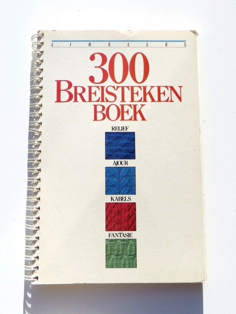 Breiboek M5066: Libelles 300 Breisteken boek, Ophalen of Verzenden, Zo goed als nieuw, Breien, Patroon of Boek